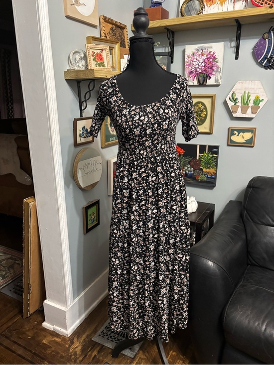 NATURAL LIFE Dresses & Skirts - Natural Life Daisy tiered midi dress smocked floral size M boho